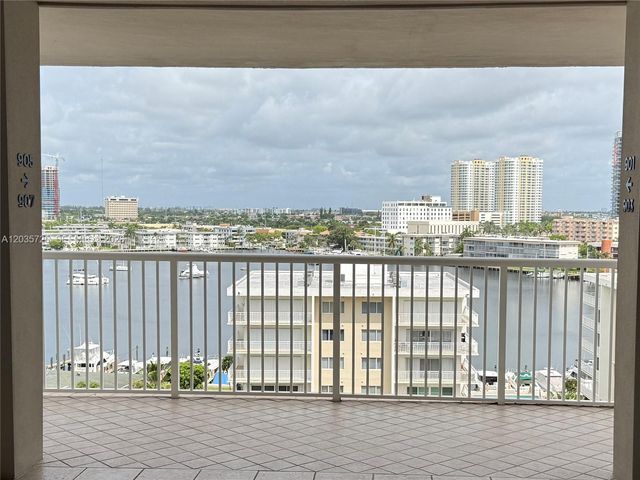 121 Golden Isles Dr 904, Hallandale Beach, FL 33009