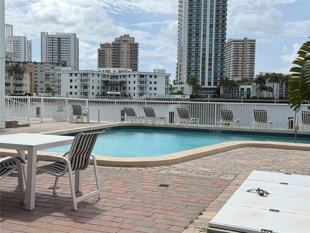 121 Golden Isles Dr 904, Hallandale Beach, FL 33009