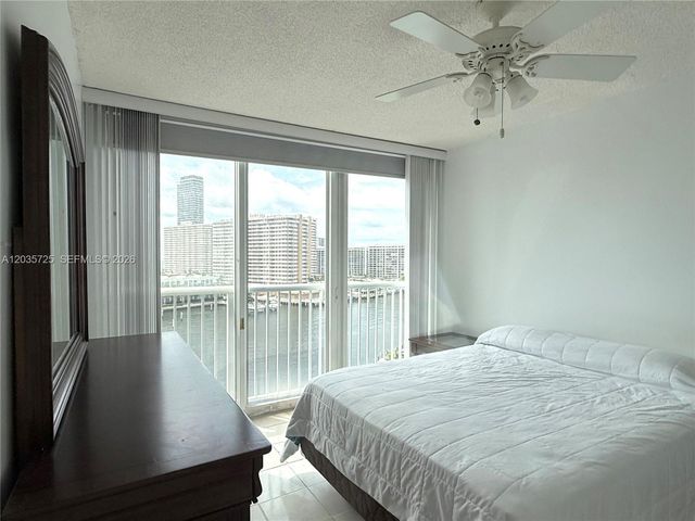 121 Golden Isles Dr 904, Hallandale Beach, FL 33009