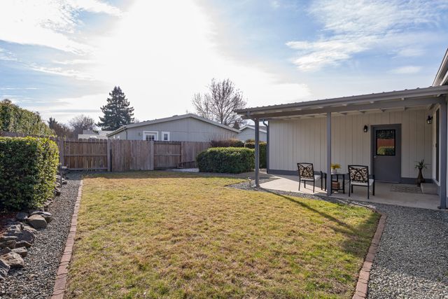 555 Freeman Road 73, Central Point, OR 97502