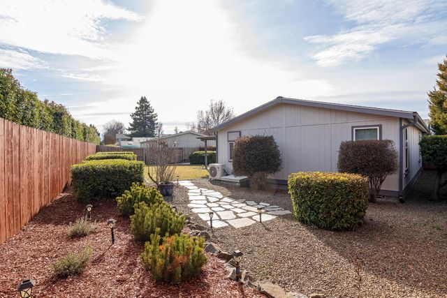 555 Freeman Road 73, Central Point, OR 97502