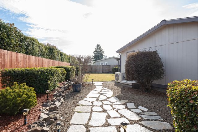 555 Freeman Road 73, Central Point, OR 97502