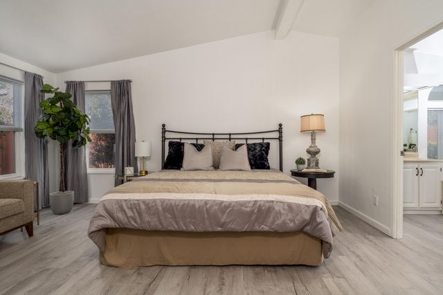 555 Freeman Road 73, Central Point, OR 97502