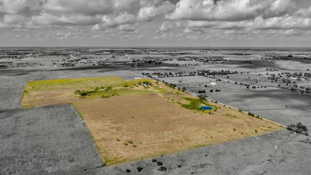 624 Berger Road, Schulenburg, TX 78945