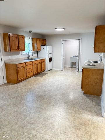 1712 N Oakmont Avenue, Greensburg, IN 47240