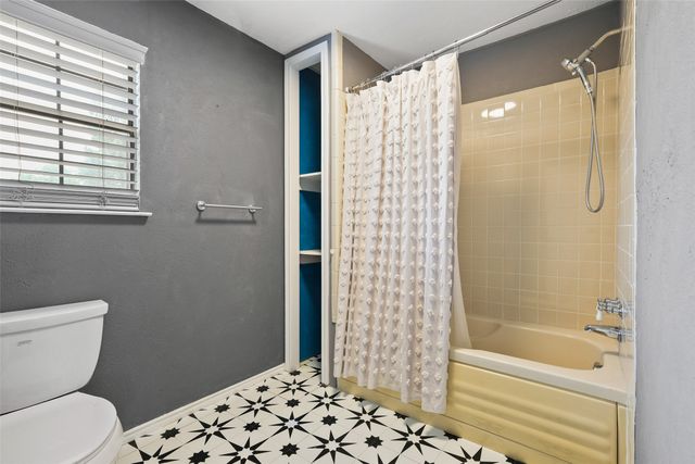 204 E Avenue D, Garland, TX 75040
