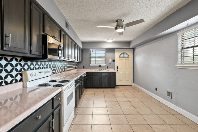 204 E Avenue D, Garland, TX 75040