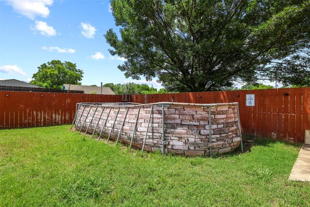 204 E Avenue D, Garland, TX 75040