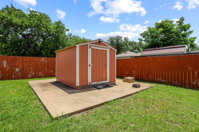 204 E Avenue D, Garland, TX 75040