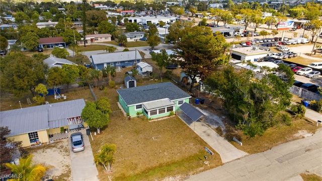 2431 Hunter TER, Fort Myers, FL 33901