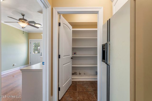592 S Deerfield Drive, Canton, MS 39046