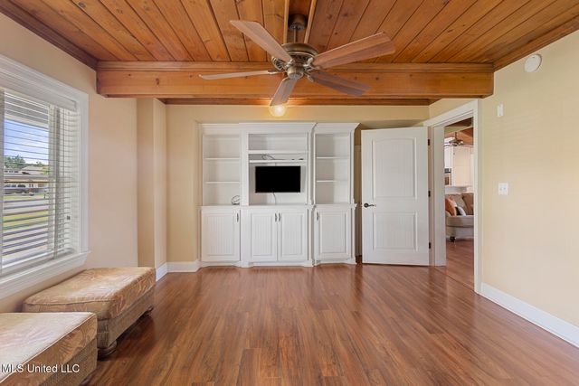 592 S Deerfield Drive, Canton, MS 39046