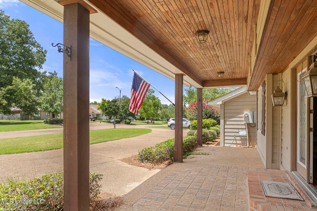 592 S Deerfield Drive, Canton, MS 39046