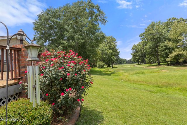 592 S Deerfield Drive, Canton, MS 39046