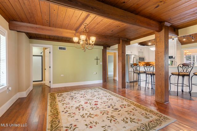 592 S Deerfield Drive, Canton, MS 39046