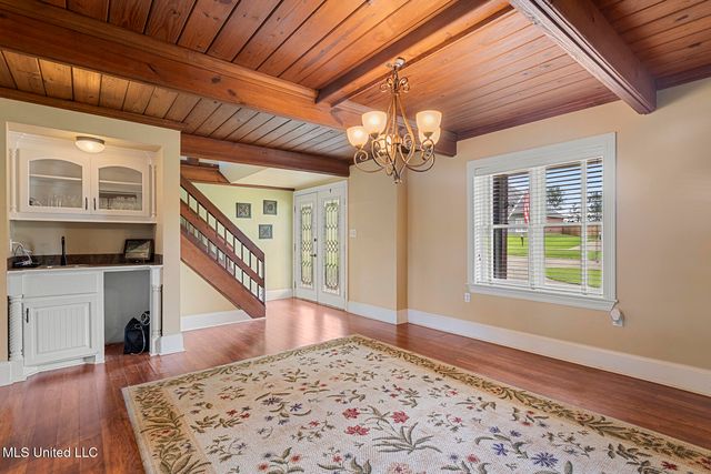 592 S Deerfield Drive, Canton, MS 39046