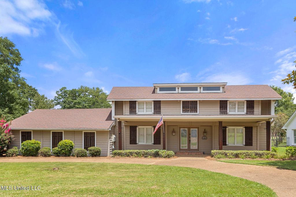 592 S Deerfield Drive, Canton, MS 39046