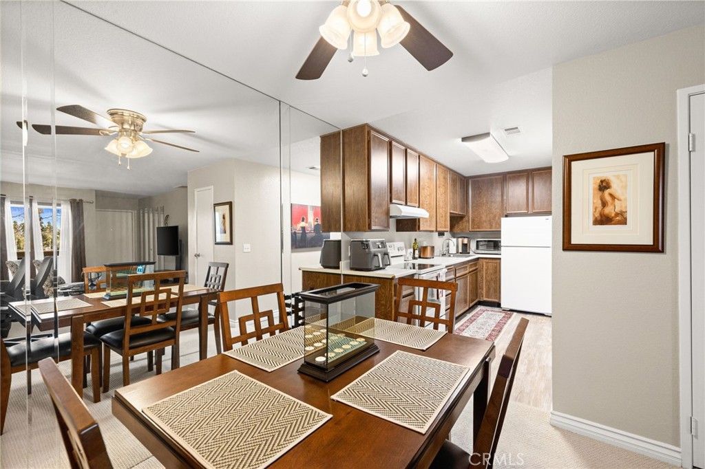 Image 6 of property listing at 2810 N Arcadia A213, Palm Springs, CA 92262