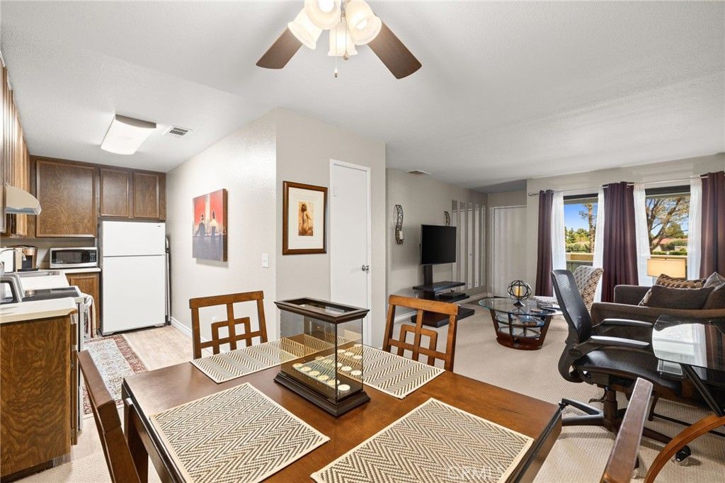 Image 7 of property listing at 2810 N Arcadia A213, Palm Springs, CA 92262