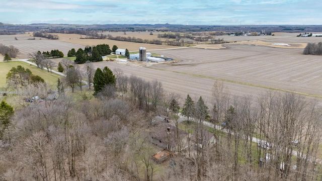 7224 Maple LANE, Hartford, WI 53027