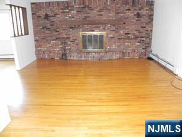 15 Vogt Lane, Little Ferry, NJ 07643