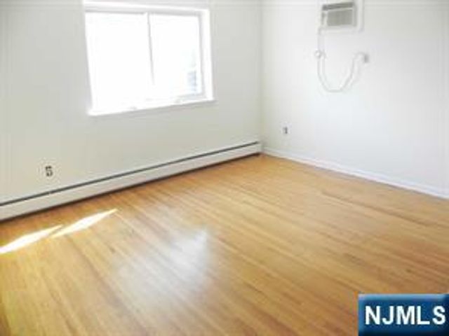 15 Vogt Lane, Little Ferry, NJ 07643