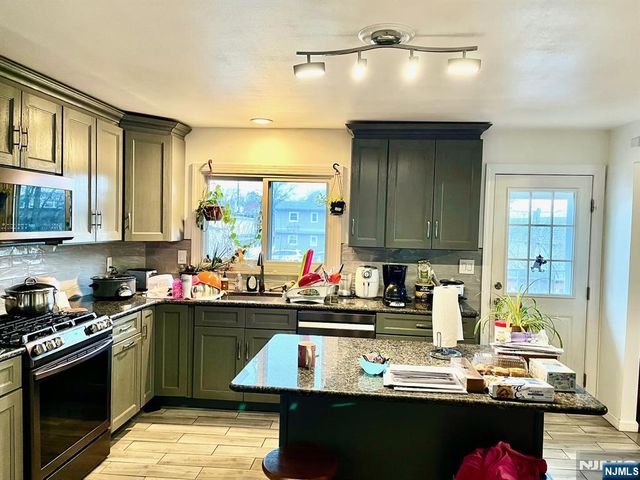 15 Vogt Lane, Little Ferry, NJ 07643