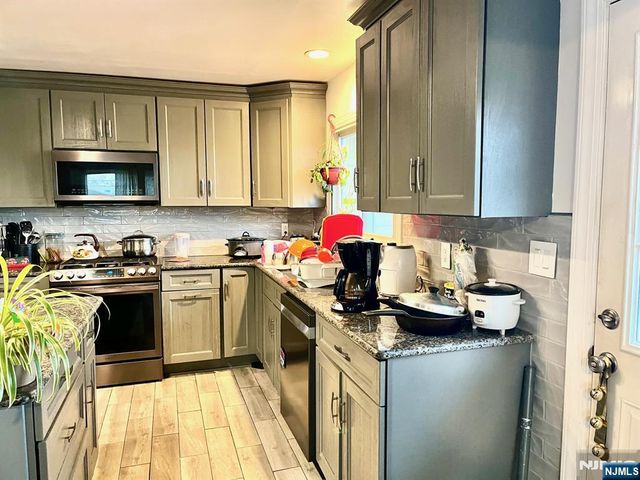 15 Vogt Lane, Little Ferry, NJ 07643