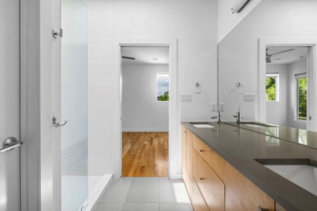 1302 S 5th ST A, Austin, TX 78704