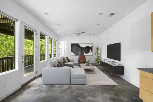 1302 S 5th ST A, Austin, TX 78704