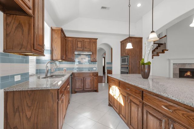 517 Cavanal Hill Drive, Little Elm, TX 75068