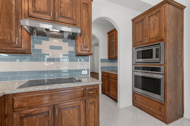 517 Cavanal Hill Drive, Little Elm, TX 75068