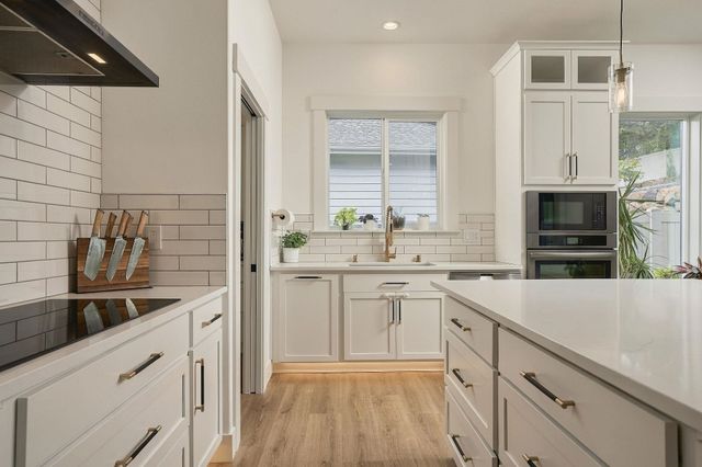 8609 E Hazelwood Ln, Spokane, WA 99212
