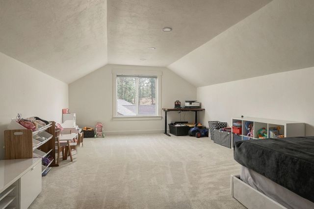 8609 E Hazelwood Ln, Spokane, WA 99212