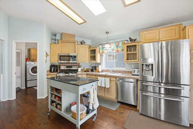 761 Los Angeles Avenue, Sugarloaf, CA 92386