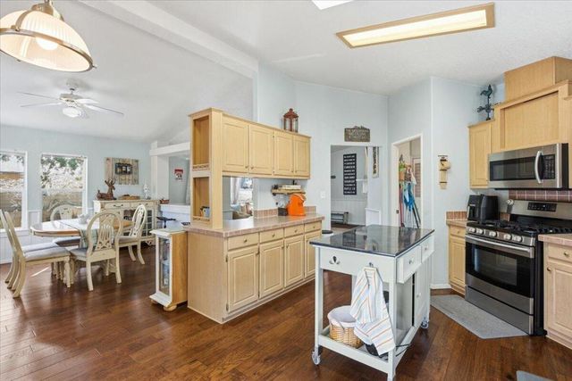 761 Los Angeles Avenue, Sugarloaf, CA 92386