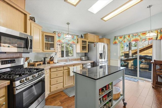 761 Los Angeles Avenue, Sugarloaf, CA 92386