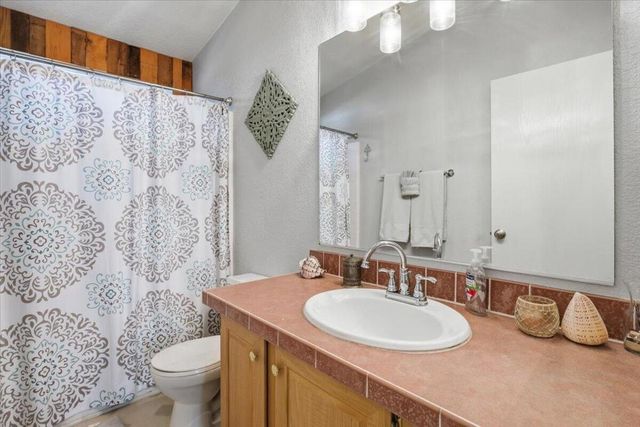 761 Los Angeles Avenue, Sugarloaf, CA 92386