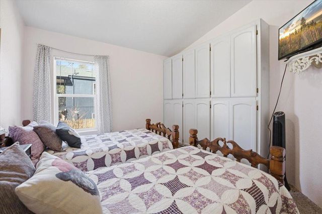 761 Los Angeles Avenue, Sugarloaf, CA 92386