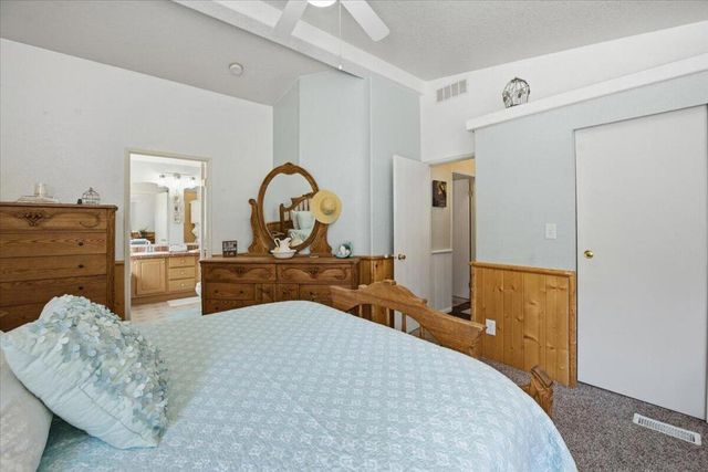 761 Los Angeles Avenue, Sugarloaf, CA 92386