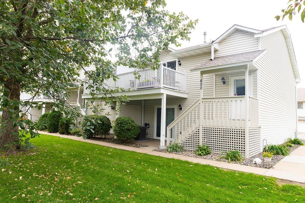 600 78th Avenue NE, Spring Lake Park, MN 55432 — exterior