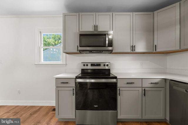 12 OAK ST, Cambridge, MD 21613