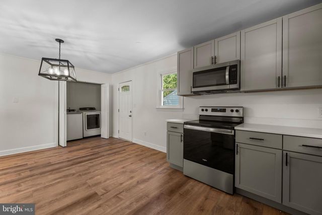 12 OAK ST, Cambridge, MD 21613