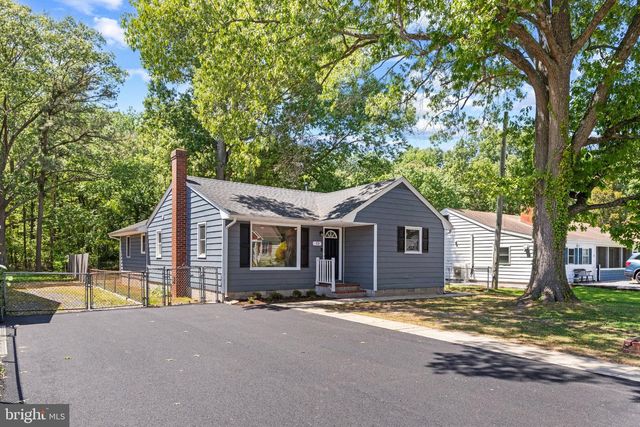 12 OAK ST, Cambridge, MD 21613