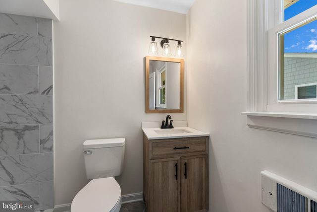 12 OAK ST, Cambridge, MD 21613