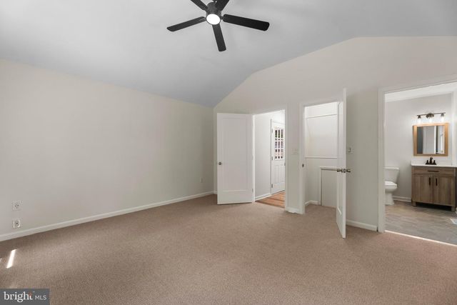 12 OAK ST, Cambridge, MD 21613