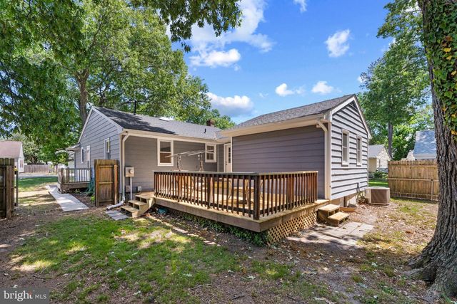 12 OAK ST, Cambridge, MD 21613