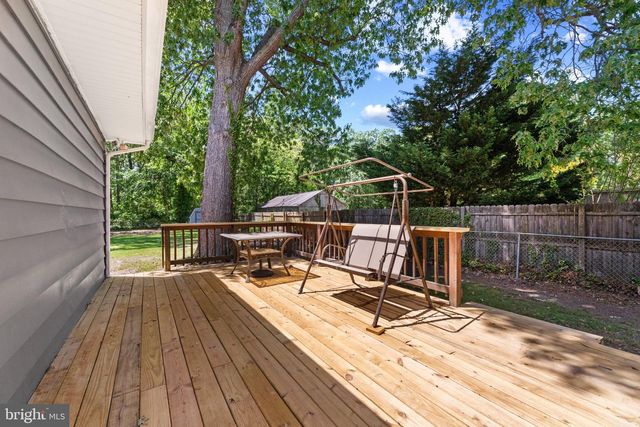 12 OAK ST, Cambridge, MD 21613