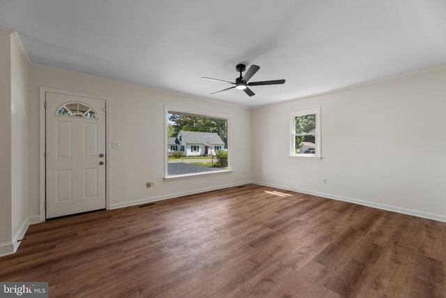 12 OAK ST, Cambridge, MD 21613
