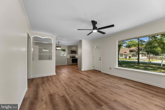12 OAK ST, Cambridge, MD 21613